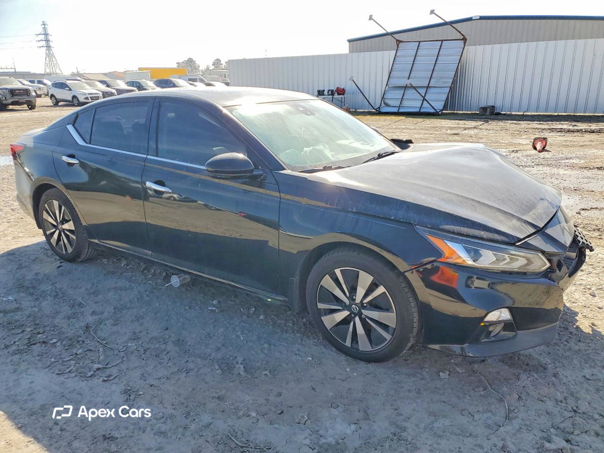 Nissan Altima 2019