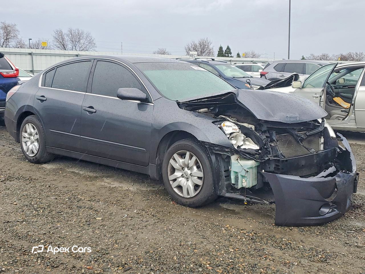 Nissan Altima 2012