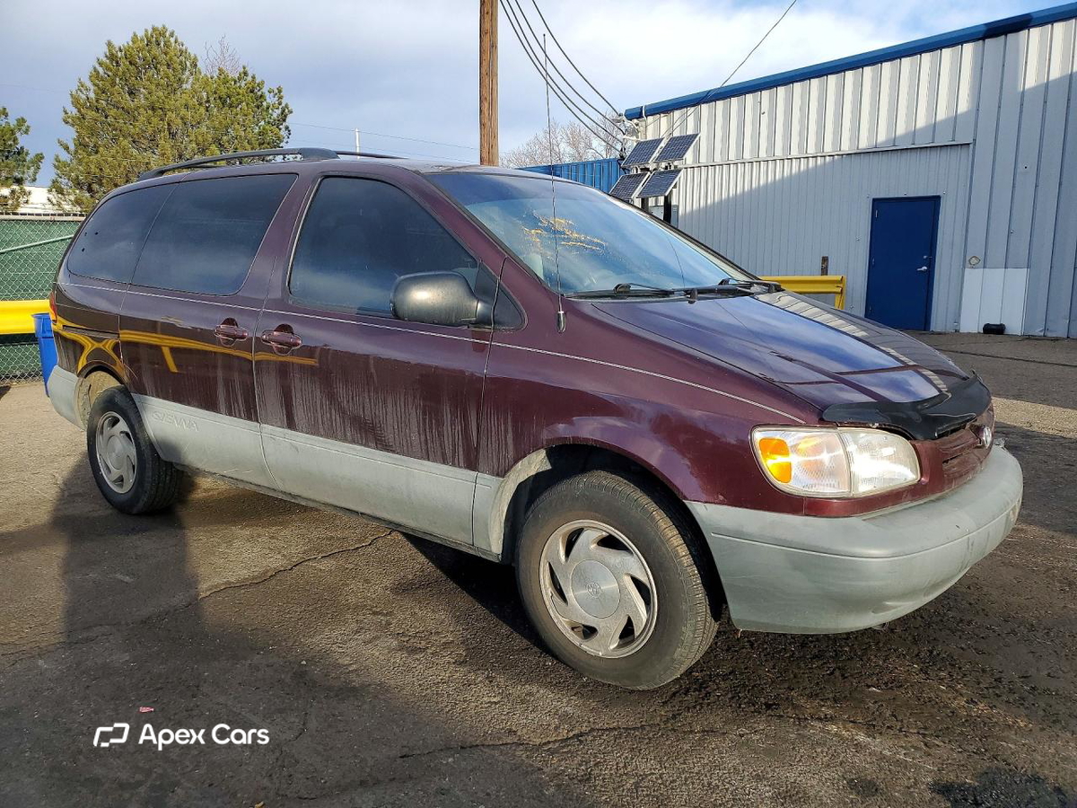 Toyota Sienna 2000