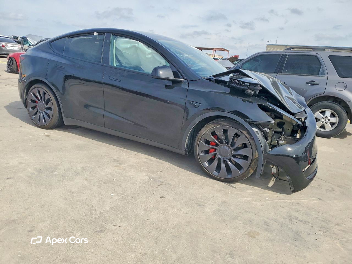 Tesla Model Y 2025