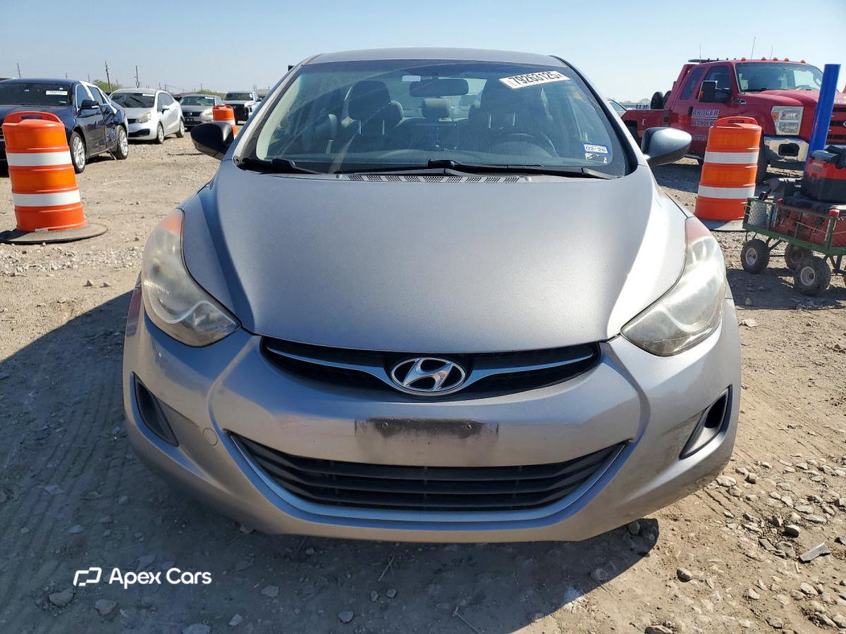 Hyundai Elantra 2011