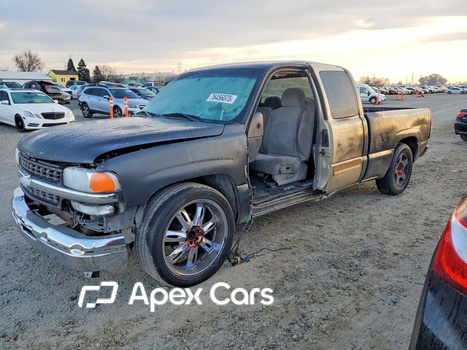 Chevrolet Silverado 2001 - Image 1 of 12