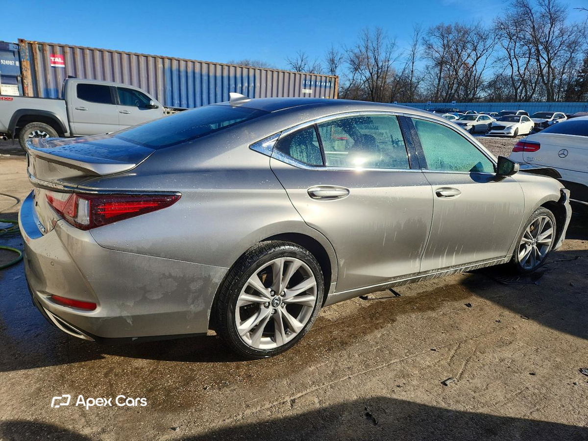 Lexus ES 2021
