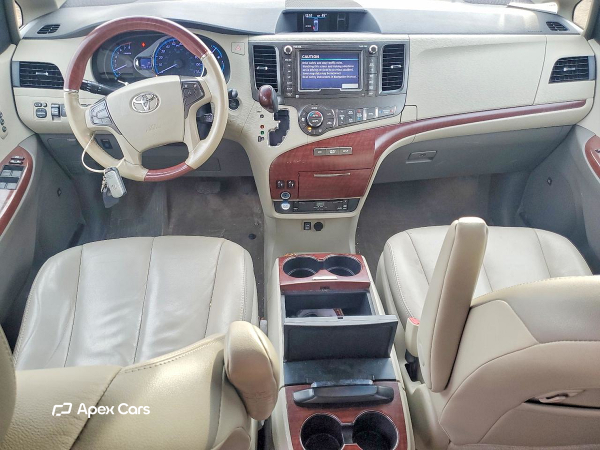 Toyota Sienna 2014