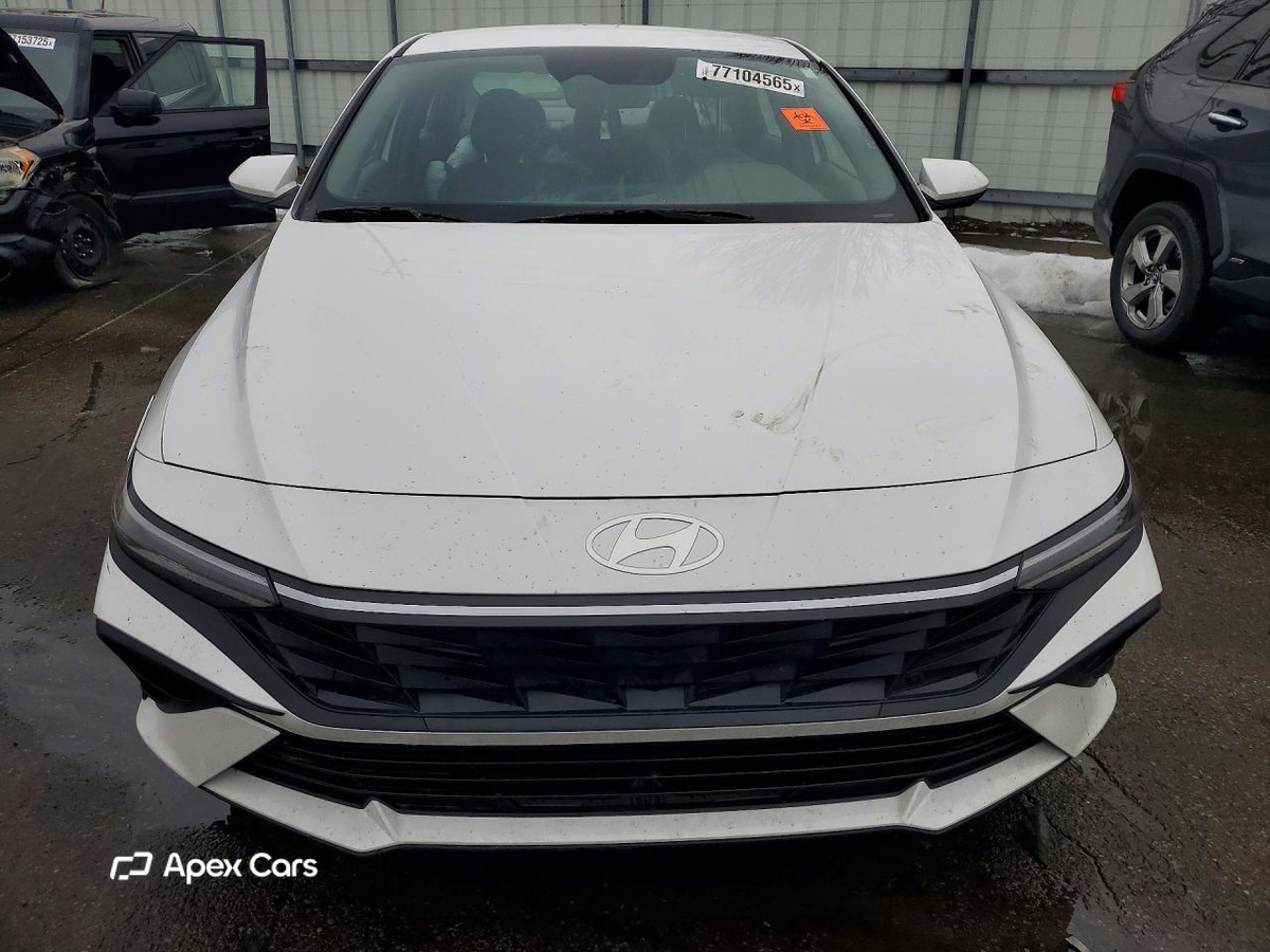 Hyundai Elantra 2025