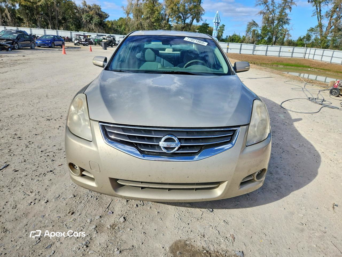 Nissan Altima 2010
