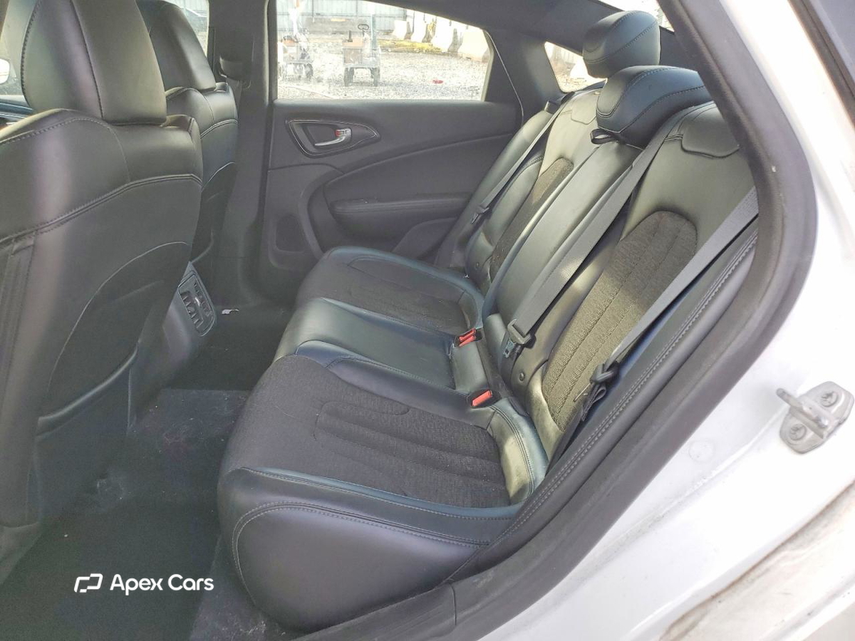 Chrysler 200 2015