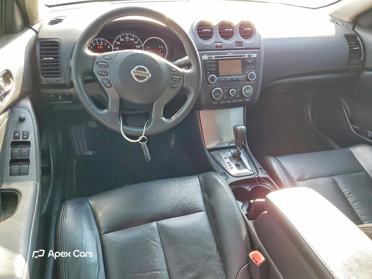 Nissan Altima 2011