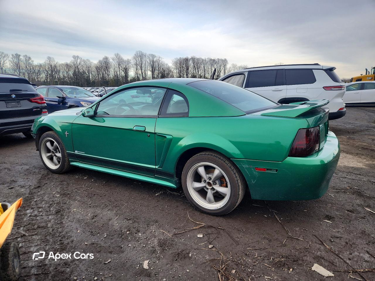 Ford Mustang 2000
