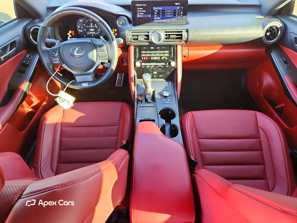 Lexus IS 2021