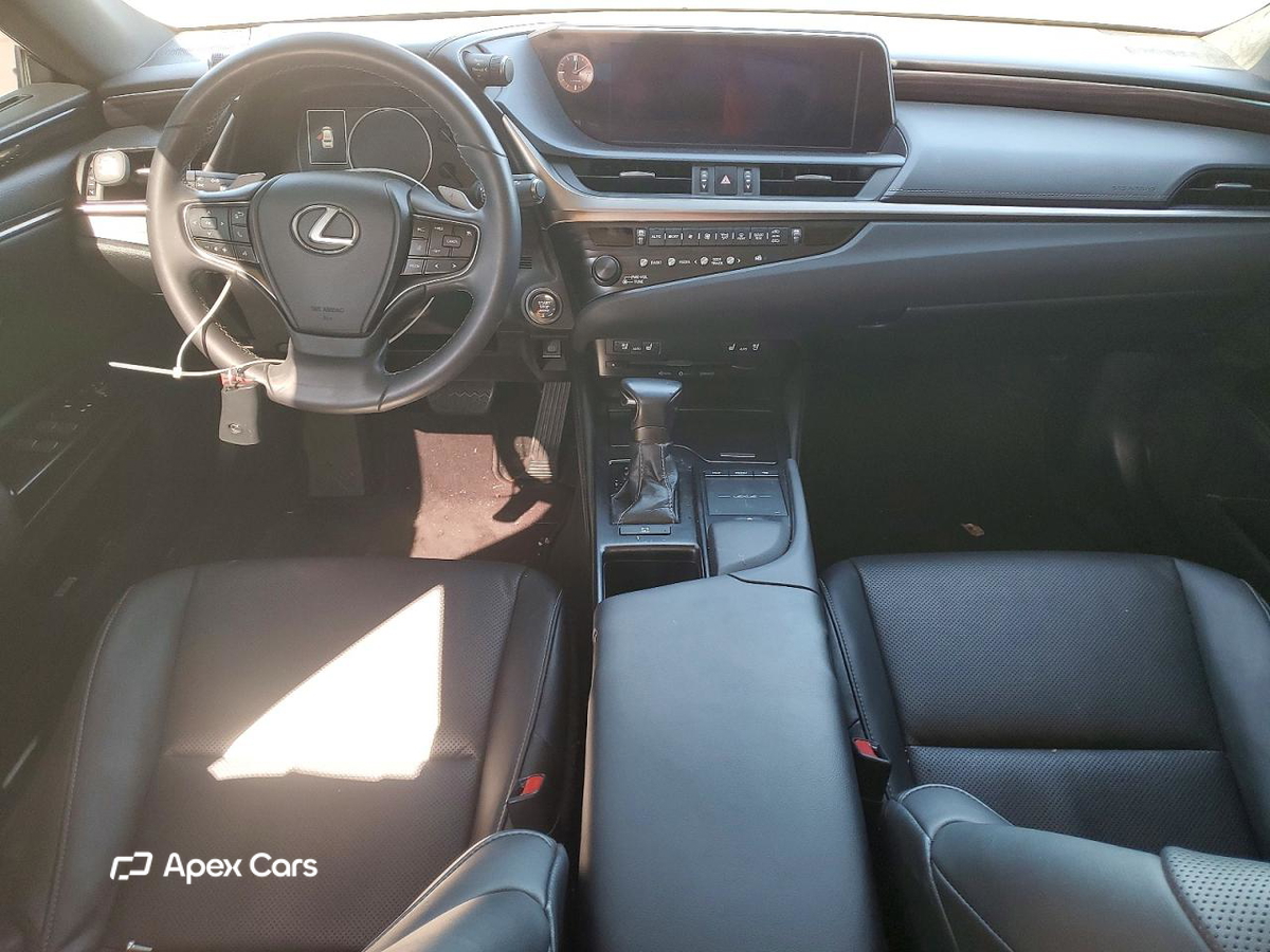 Lexus ES 2019