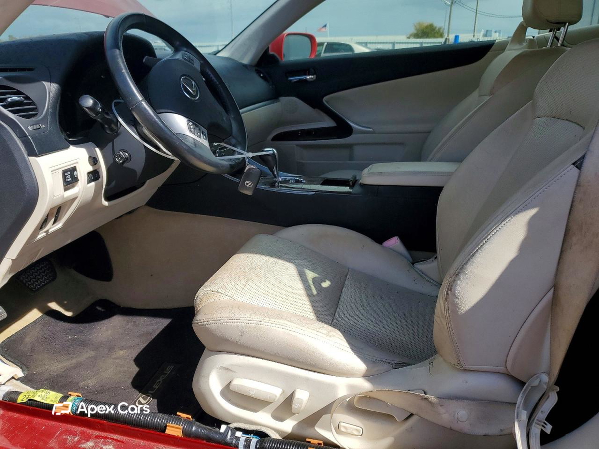 Lexus IS 2012