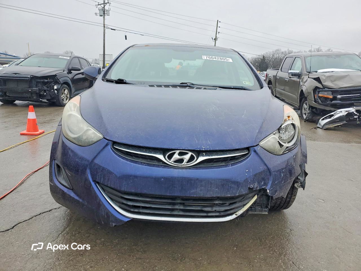 Hyundai Elantra 2012