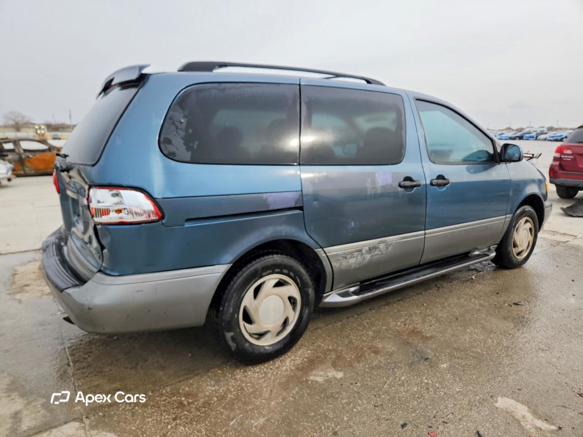 Toyota Sienna 2002