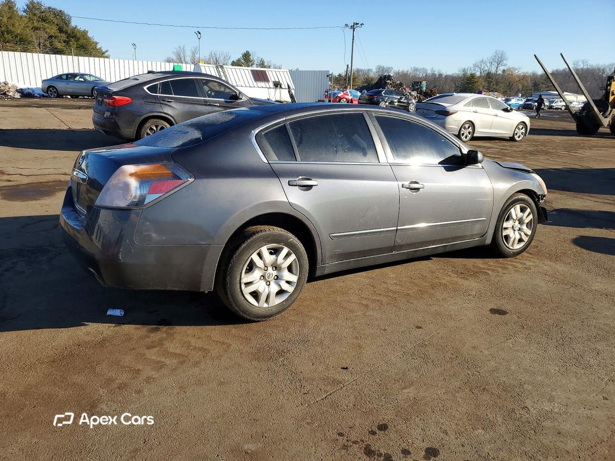 Nissan Altima 2010