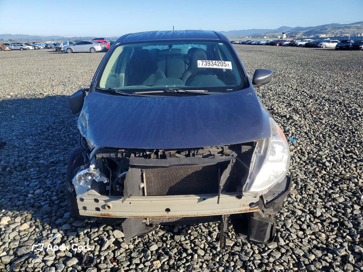 Nissan Versa 2016