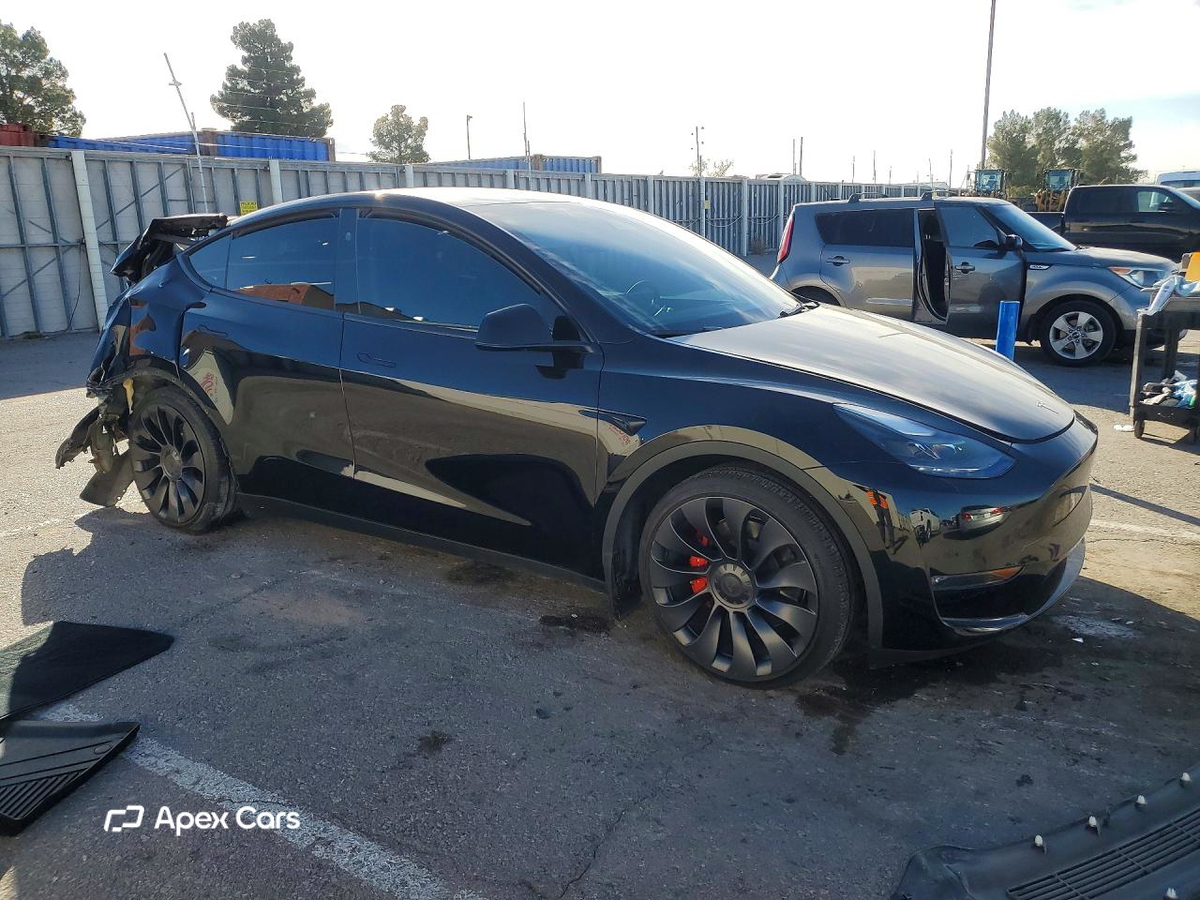 Tesla Model Y 2024