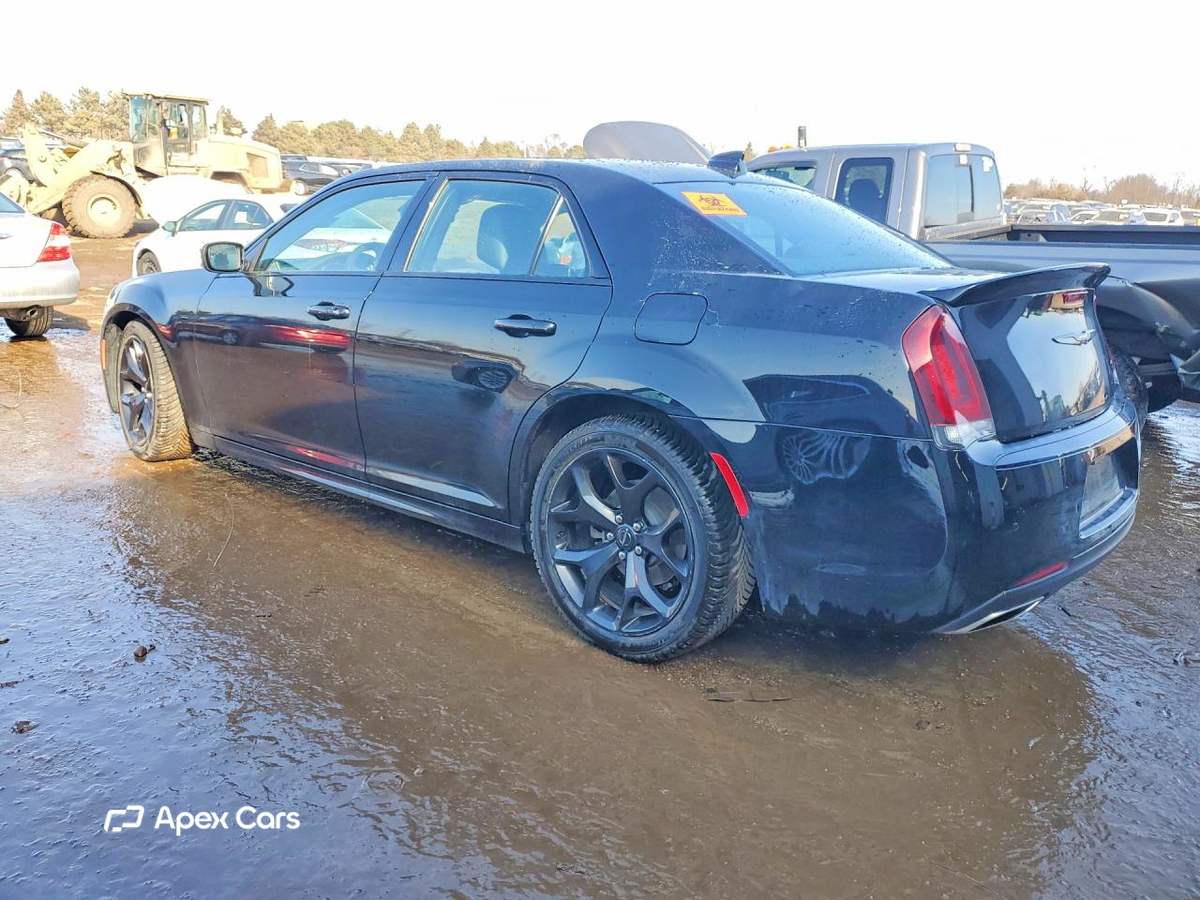 Chrysler 300 2021