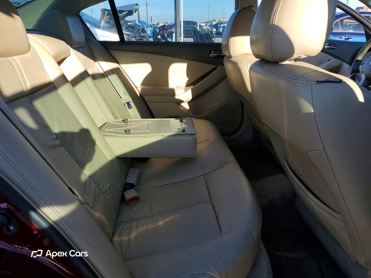 Nissan Altima 2010