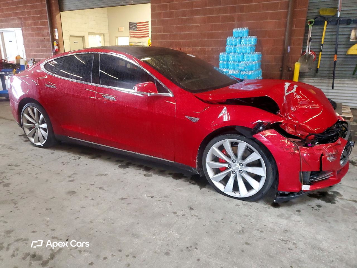 Tesla Model S 2015