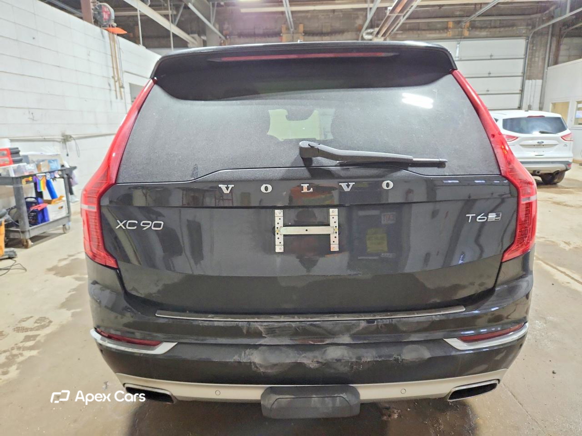 Volvo XC90 2019