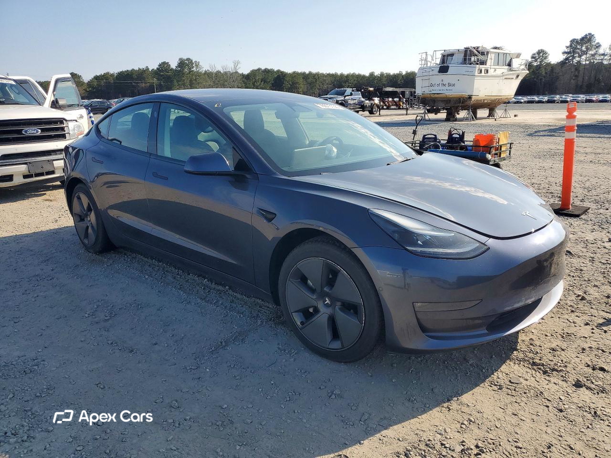 Tesla Model 3 2022