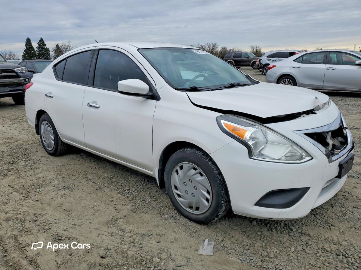 Versa 2017
