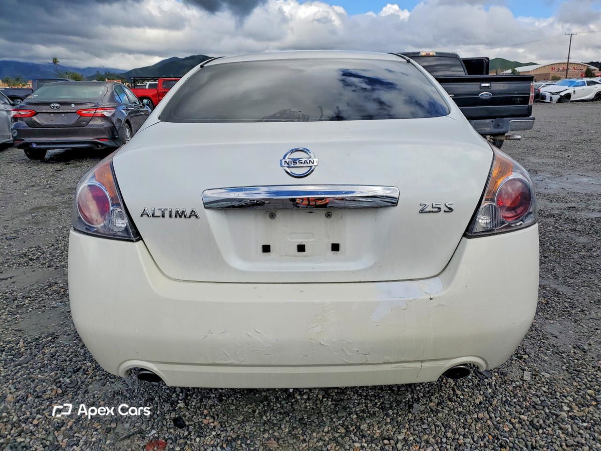 Nissan Altima 2011
