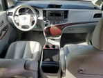 Toyota Sienna 2011