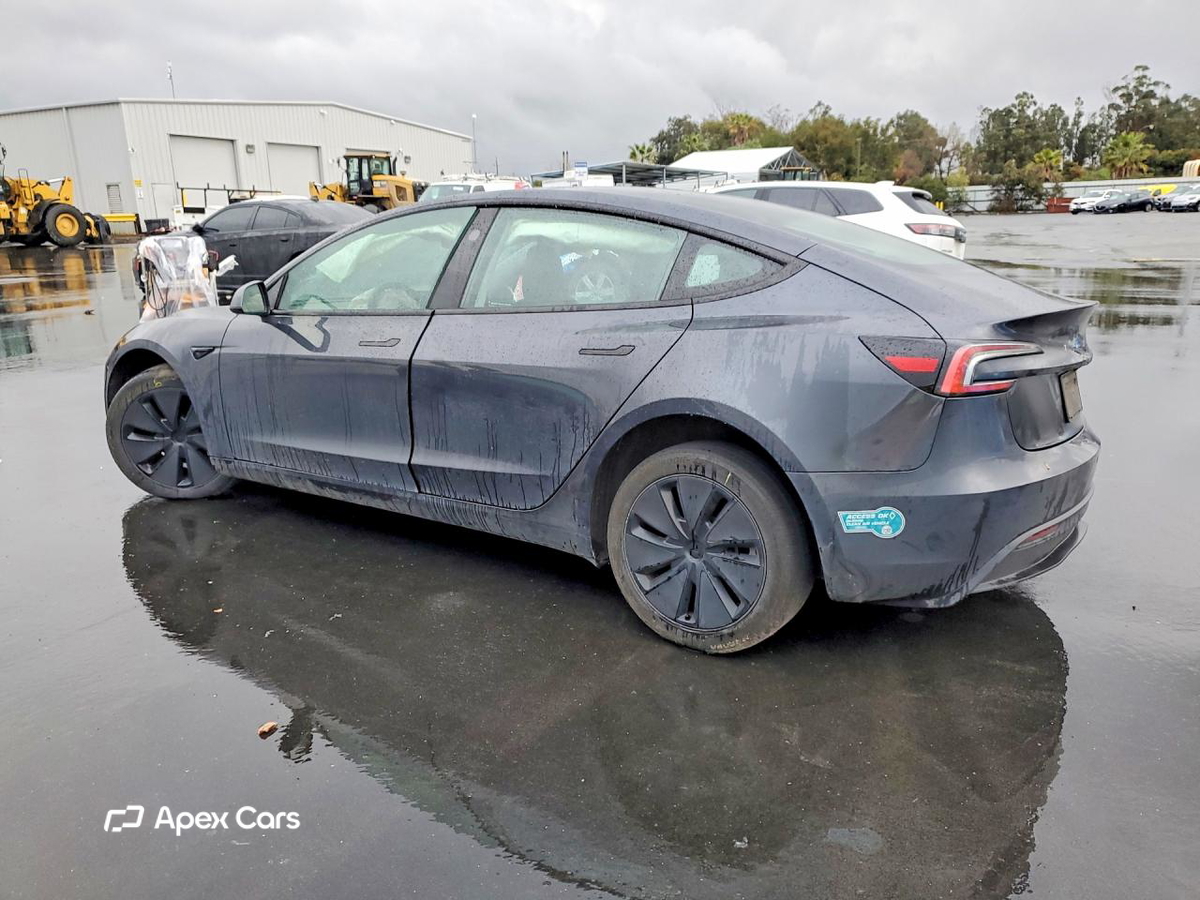 Tesla Model 3 2024