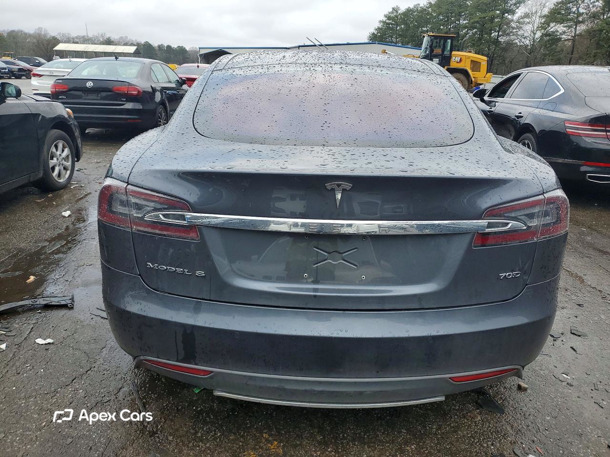 Tesla Model S 2015