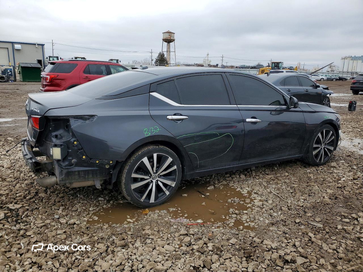 Nissan Altima 2020