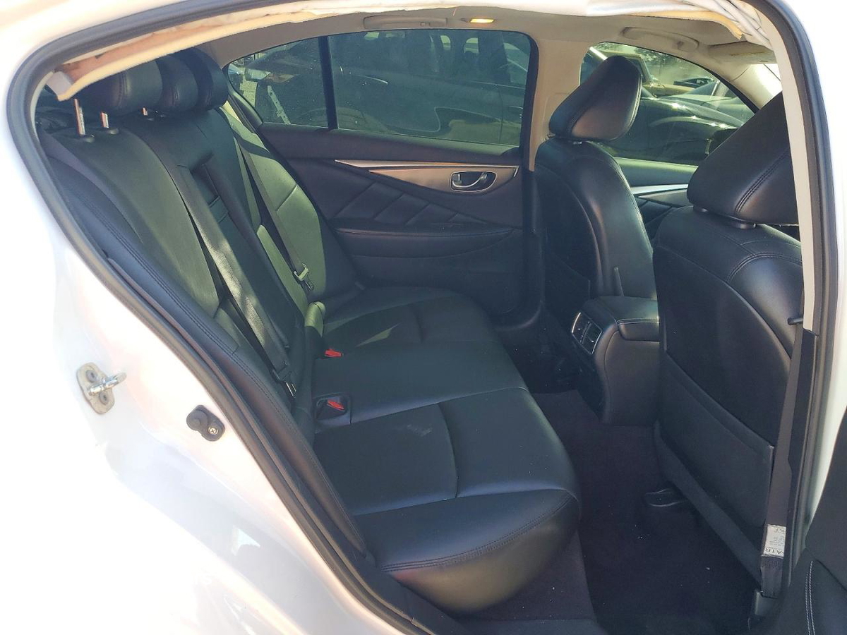 Infiniti Q50 2015