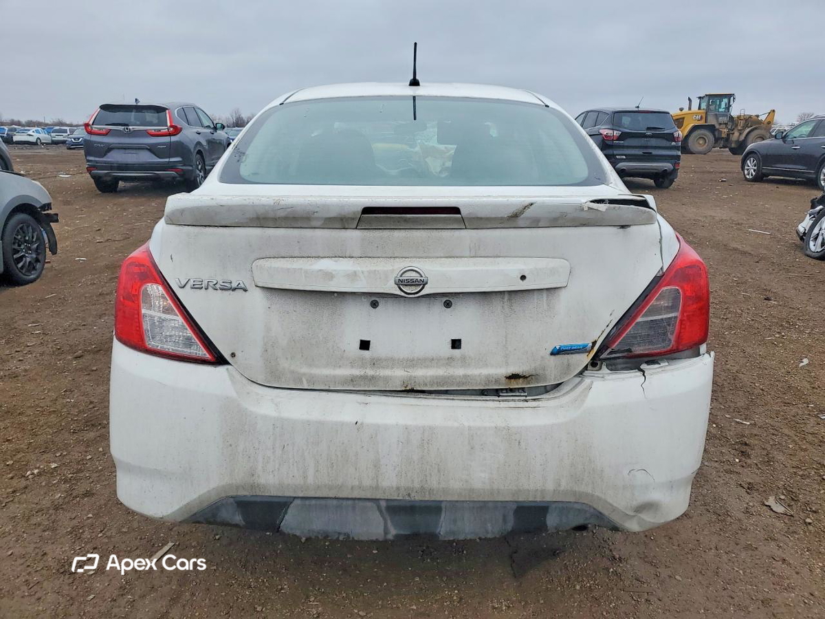 Nissan Versa 2016