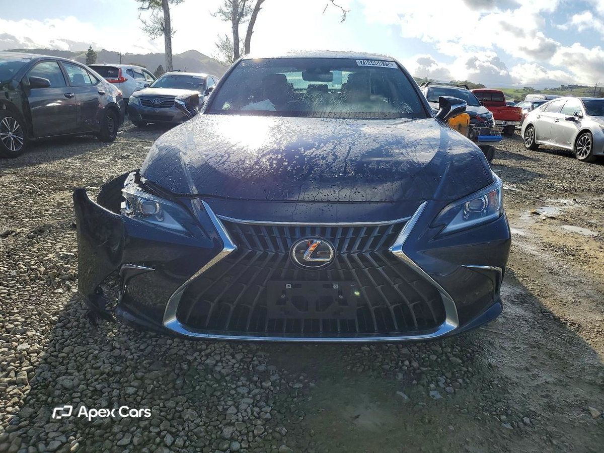 Lexus ES 2025