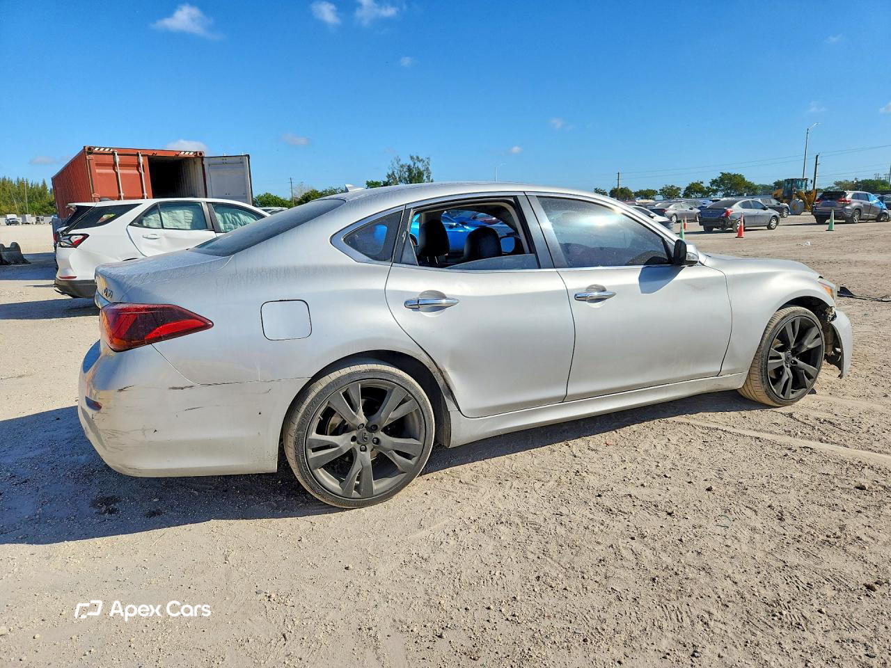 Infiniti M 2011