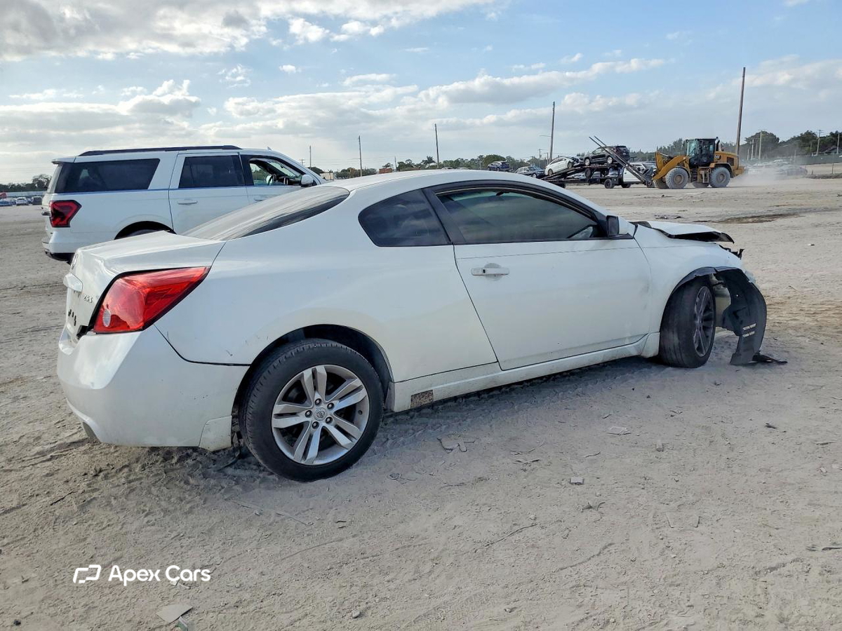 Nissan Altima 2010