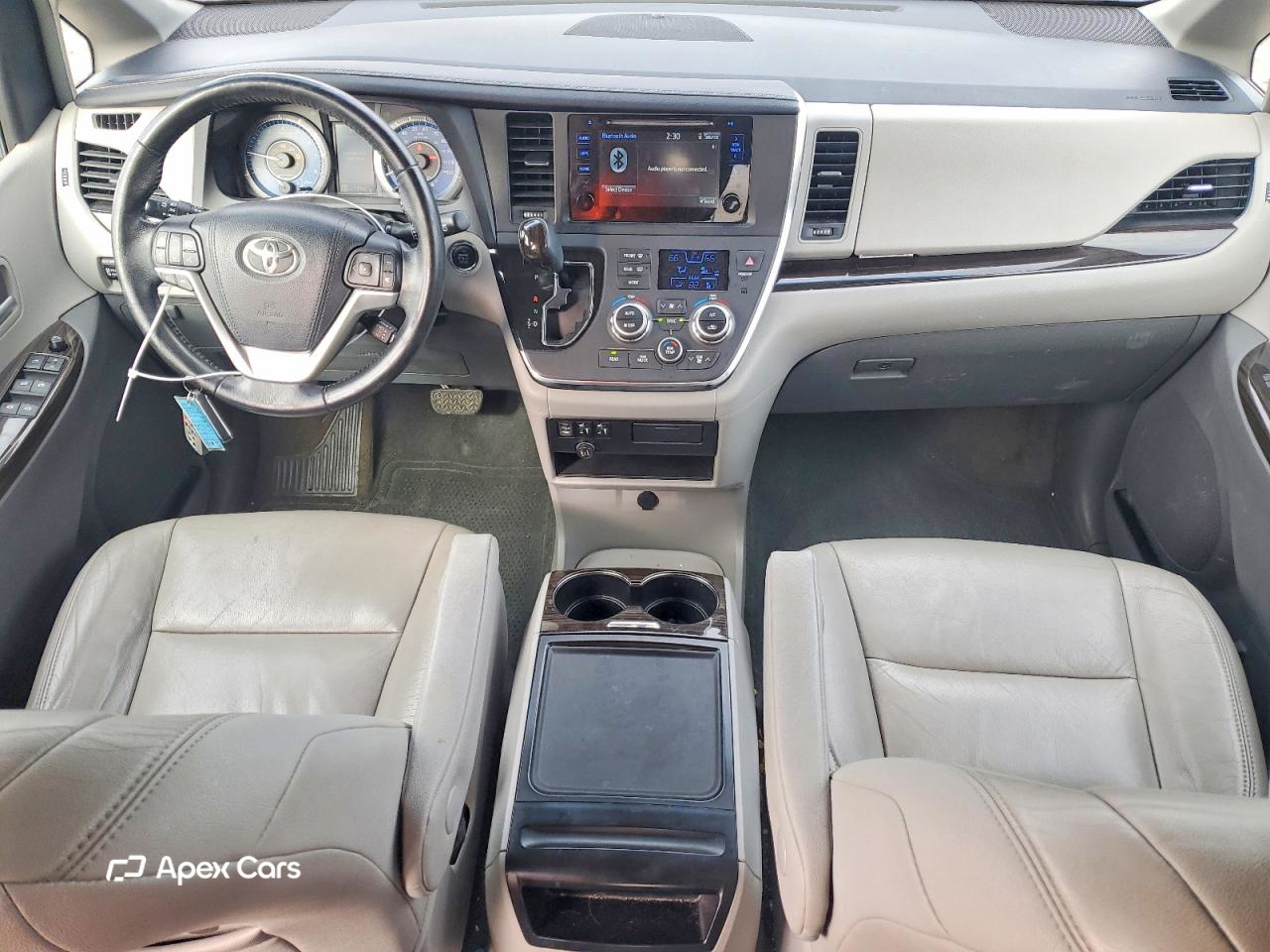 Toyota Sienna 2015