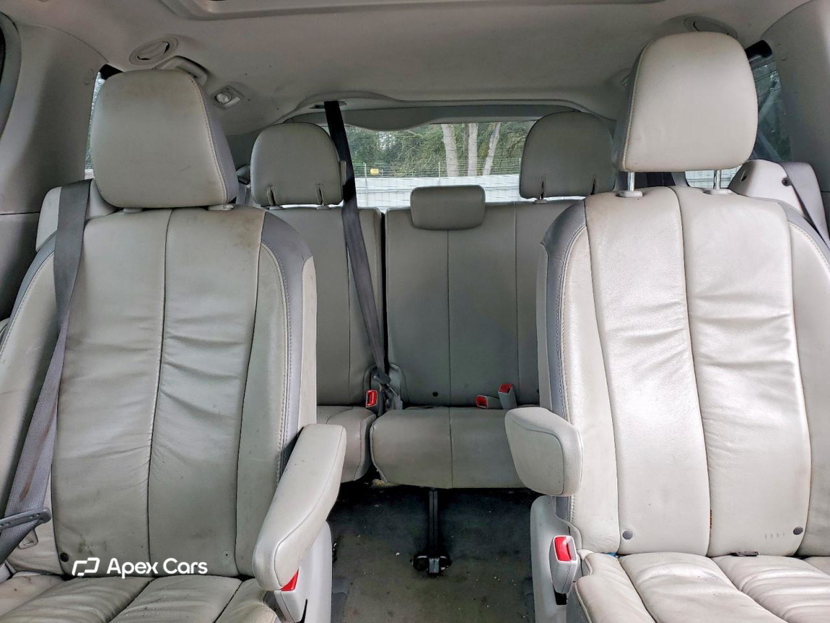 Toyota Sienna 2014