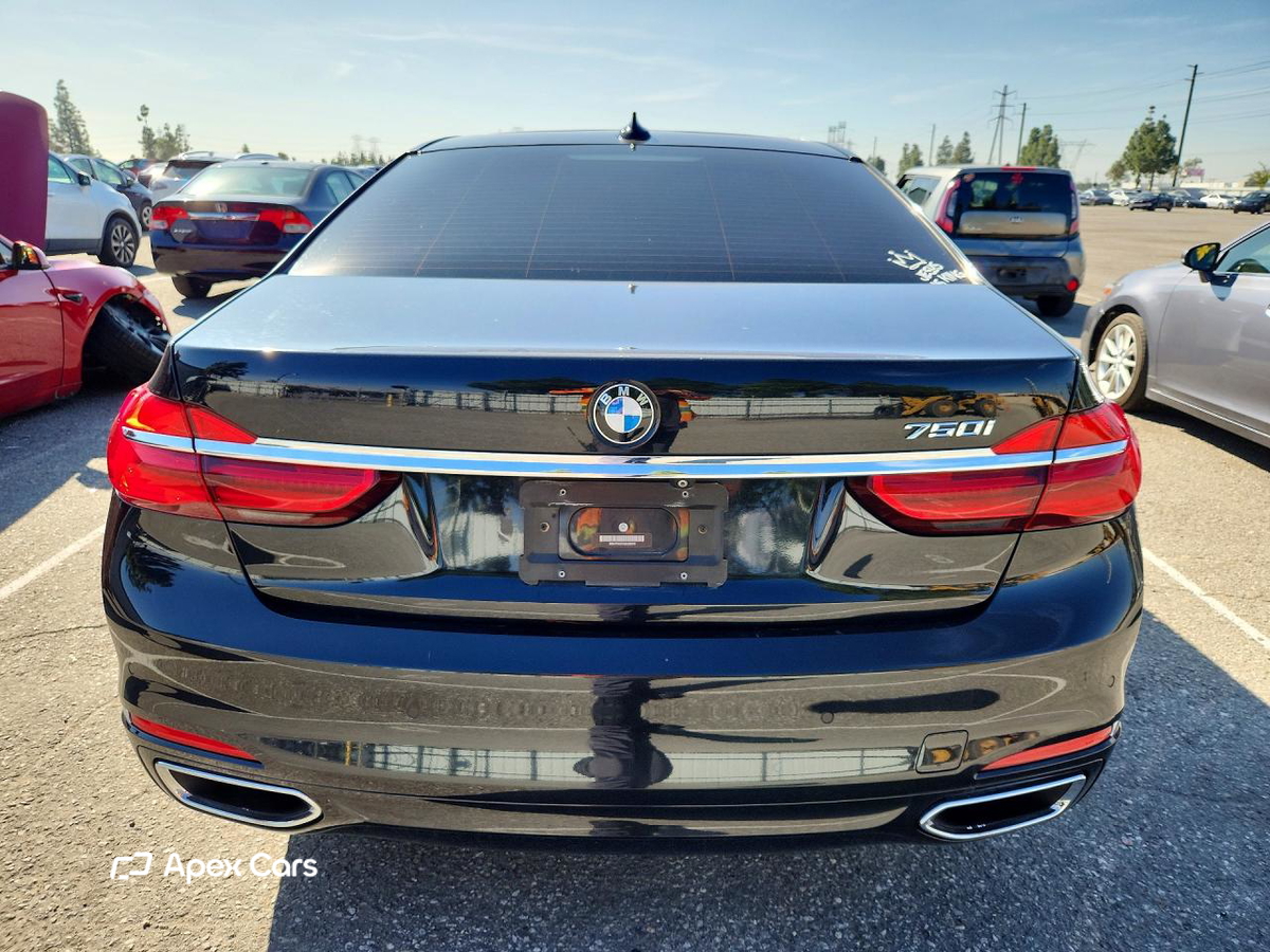 BMW Series 7 2016