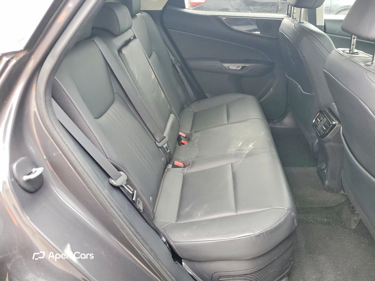 Lexus NX 2024