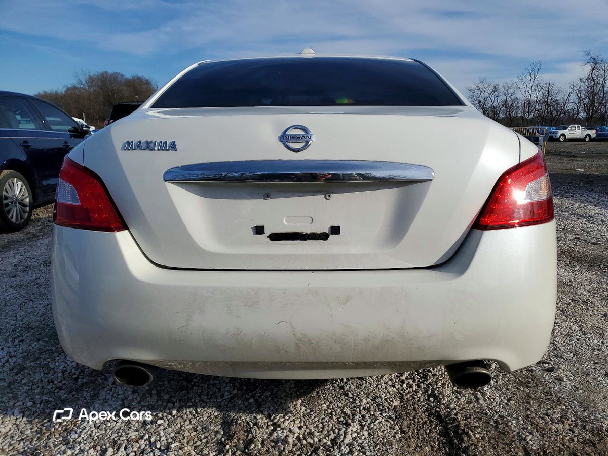 Nissan Maxima 2011