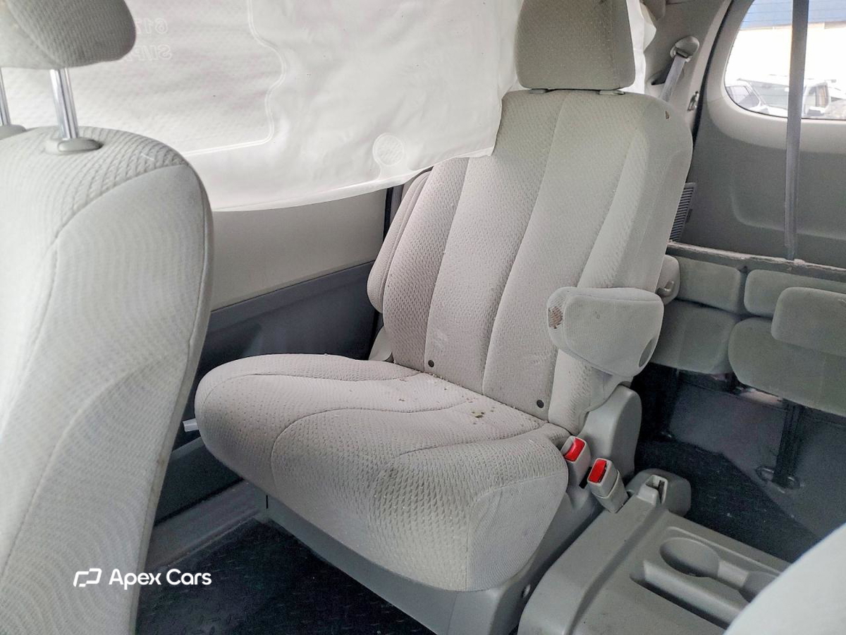 Toyota Sienna 2011