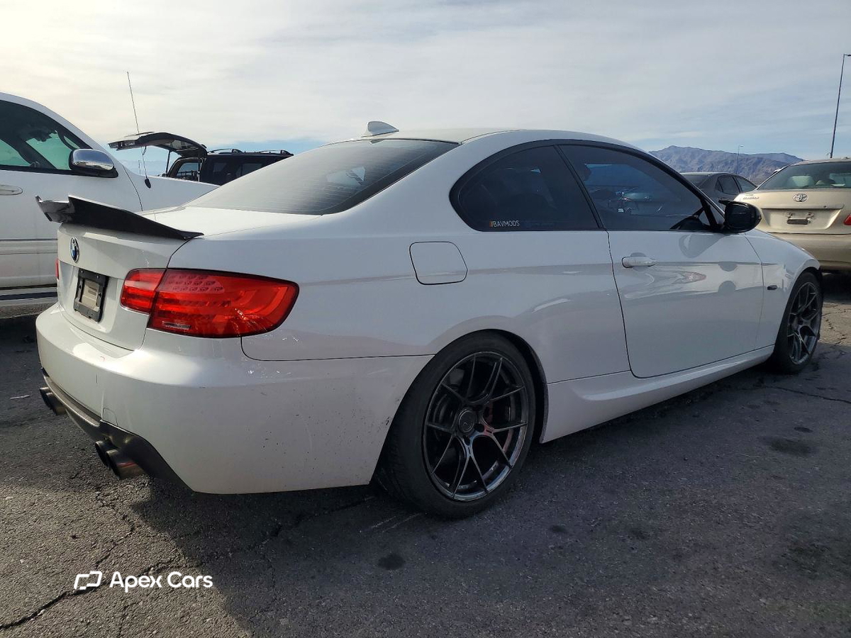 BMW Series 3 2011