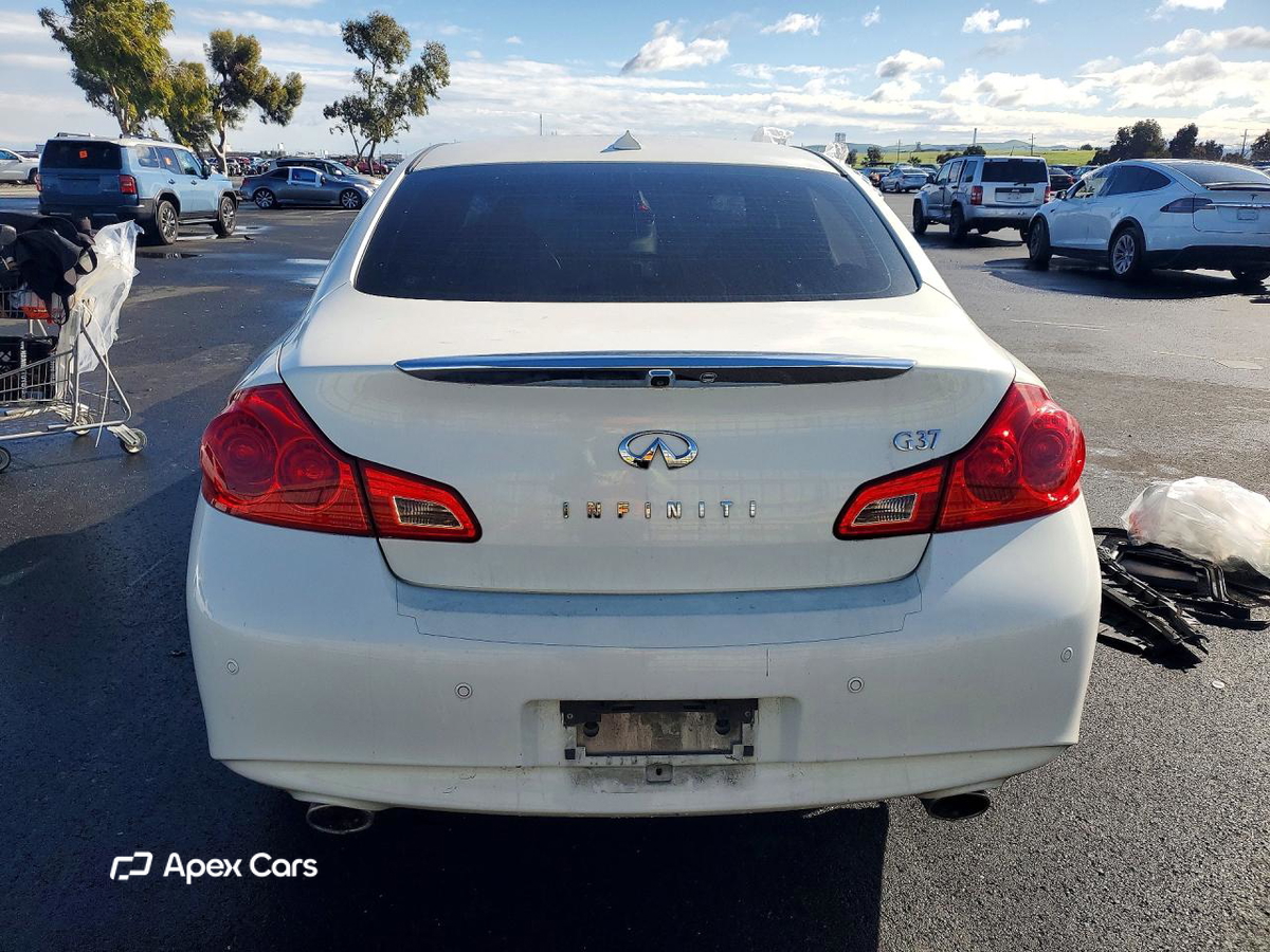 Infiniti G 2013