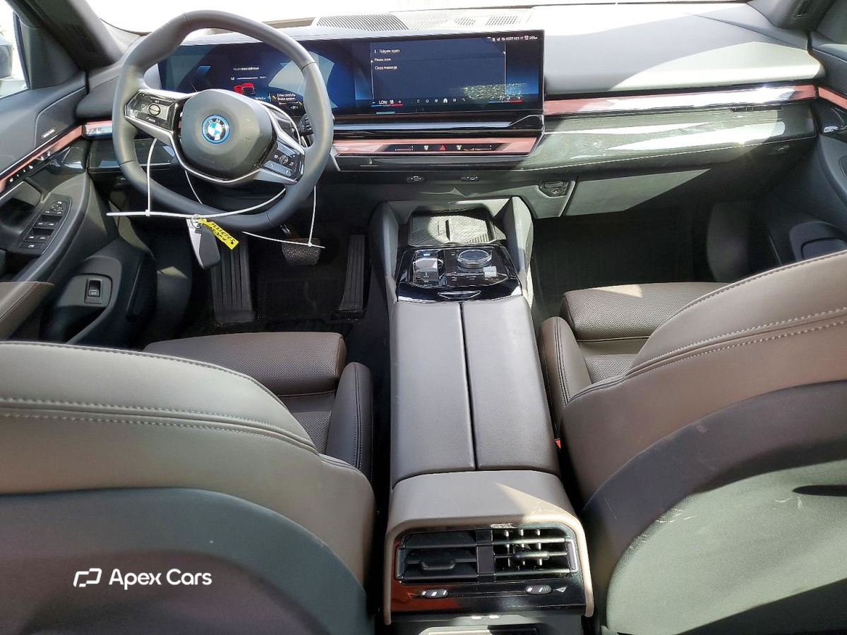 BMW i5 2025