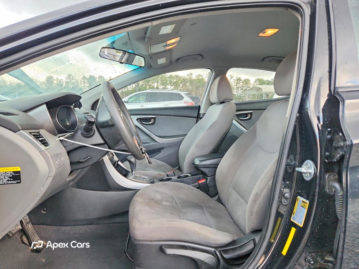 Hyundai Elantra 2013