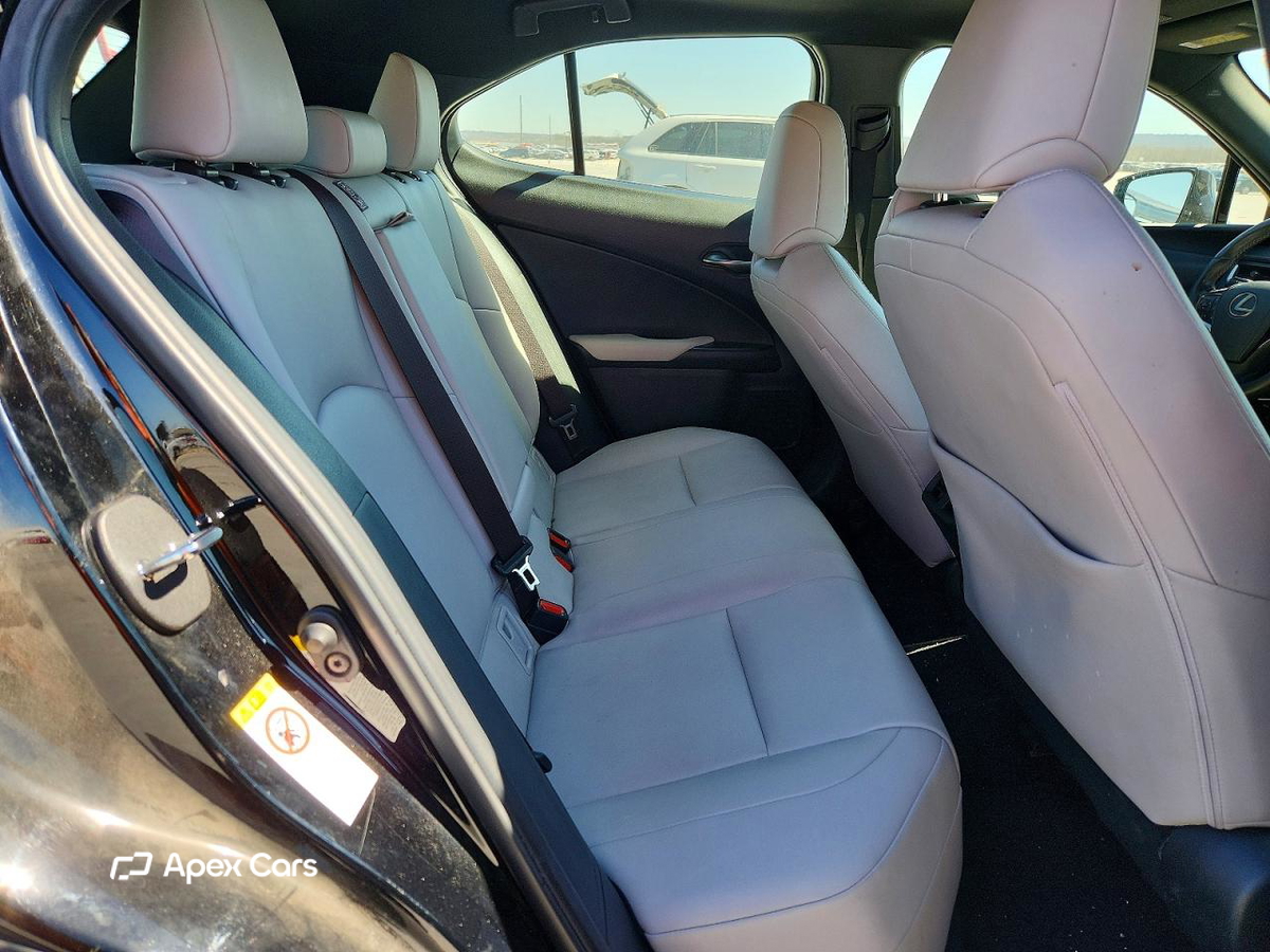Lexus UX 2019