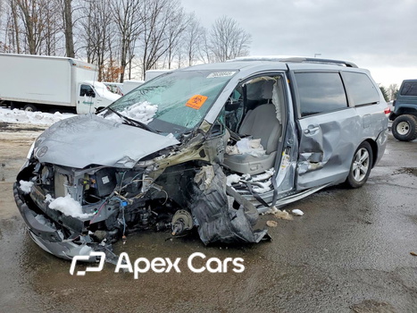 Toyota Sienna 2012 - Image 1 of 14