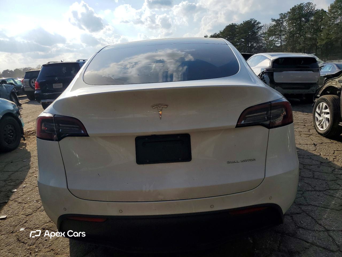 Tesla Model Y 2021